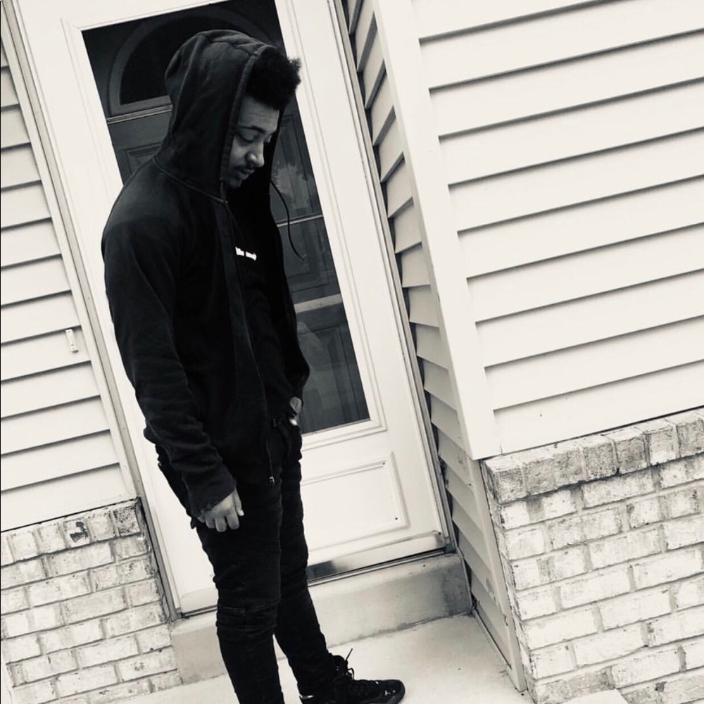 Meet your Posher, 🤍spooky🤍